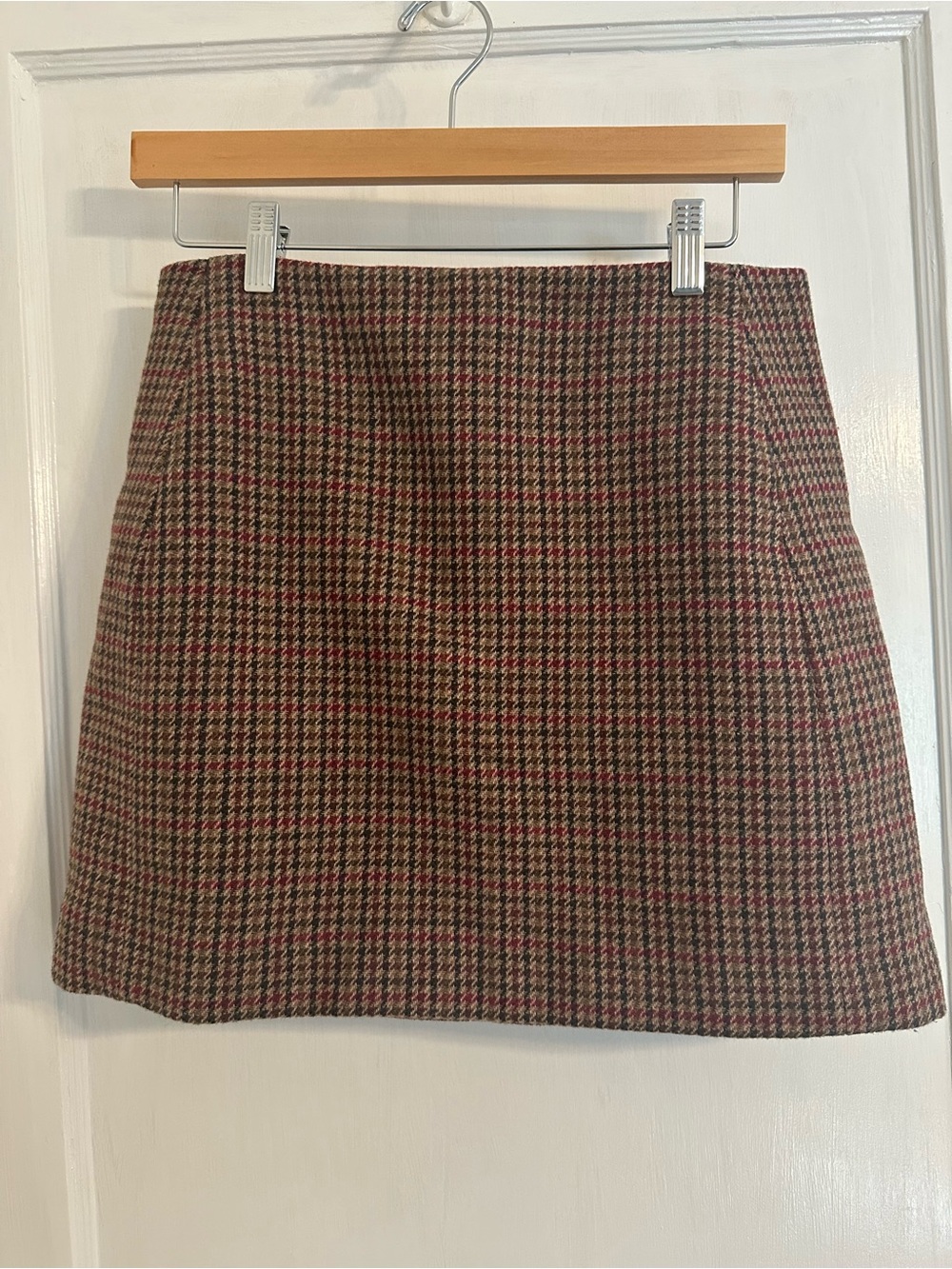 Malia mini skirt in multi-color Houndstooth sz 38 - Picture 3 of 5
